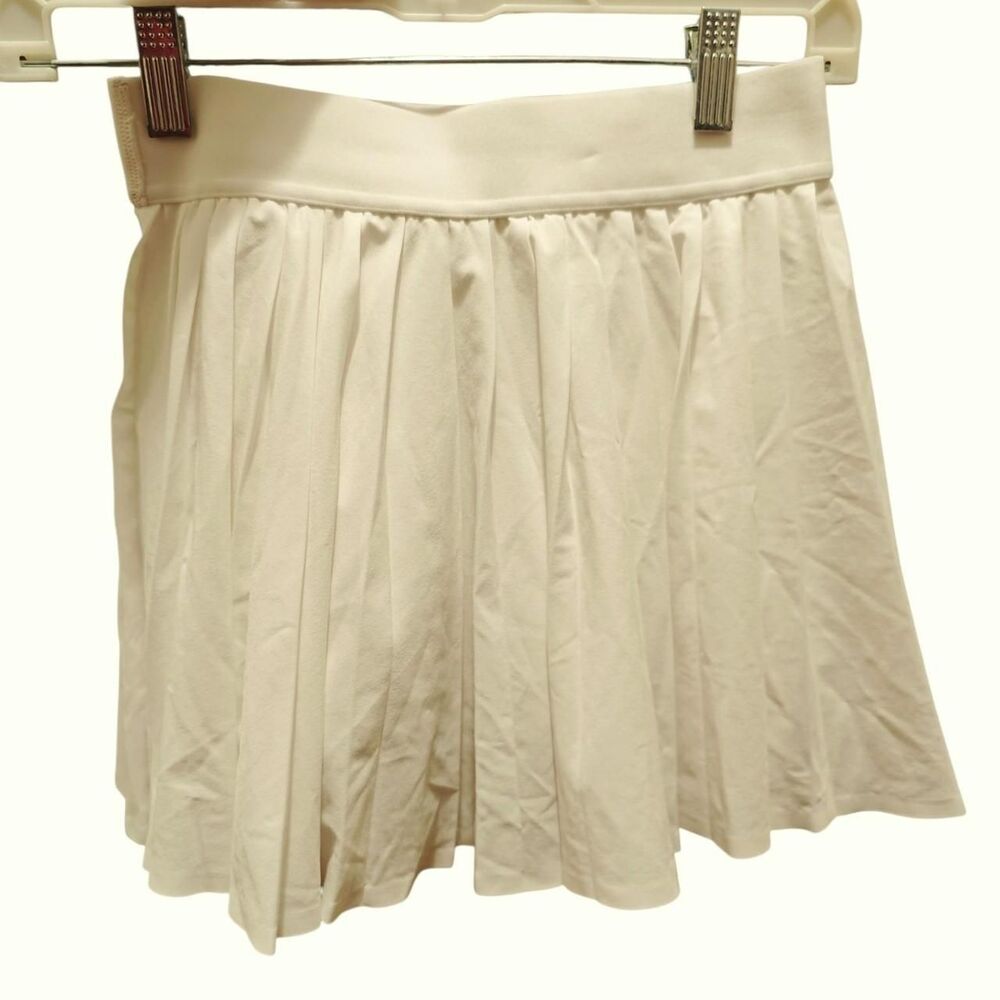 Aritzia Women's White and Cream Skirt